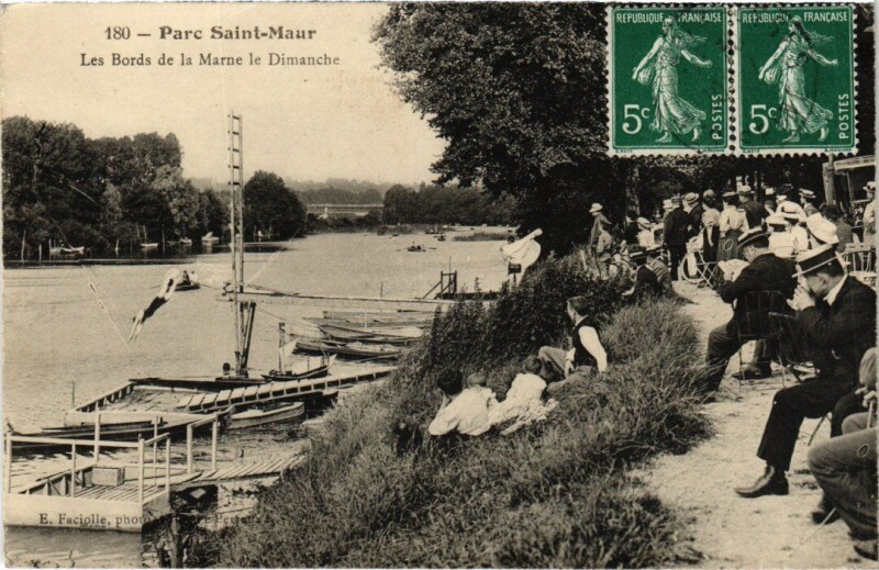 Carte postale ancienne St Maur Les bords de la Marne le Dimanche