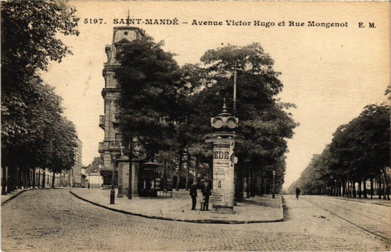 Carte postale ancienne St Mande Avenue Victor Hugo et Rue Mongenot