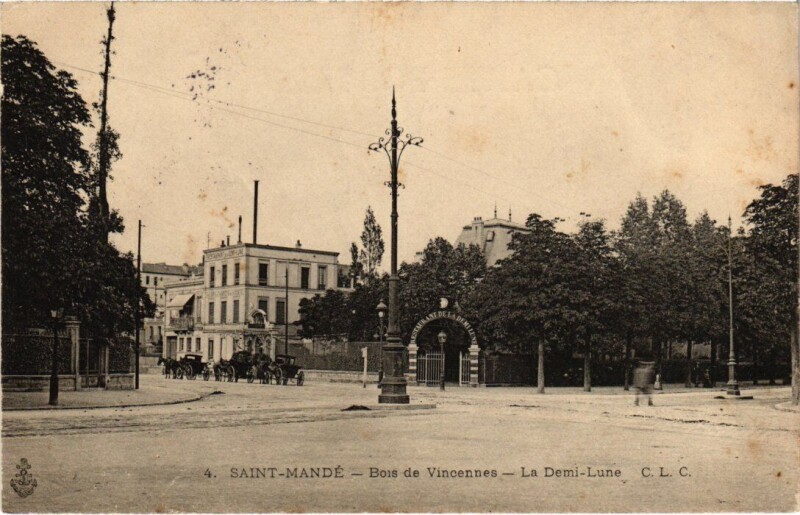 Carte postale ancienne St Mande La Demi Lune