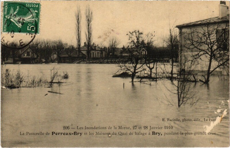 Carte postale ancienne Byr sur Marne La Passerelle