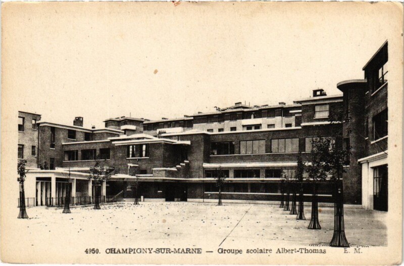 Carte postale ancienne Champigny Groupe scolaire Albert Thomas