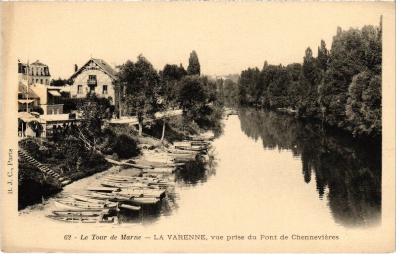 Carte postale ancienne Vue prise du Pont de Chennevieres