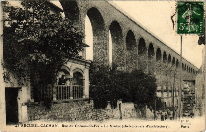 Carte postale ancienne Arcueil Rue du Chemin de Fer Le Viaduc à Arcueil