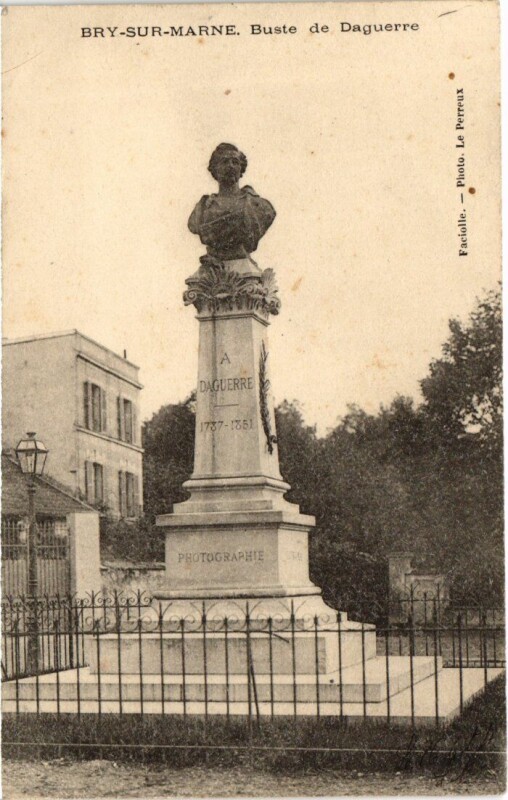 Carte postale ancienne Byr sur Marne Buste de Daguerre