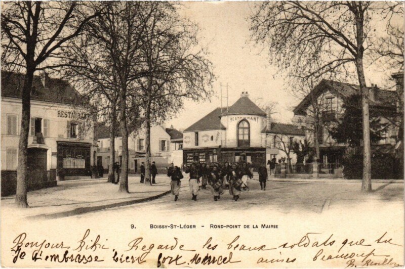 Carte postale ancienne Boissy Saint-Leger Rond Point de la Mairie