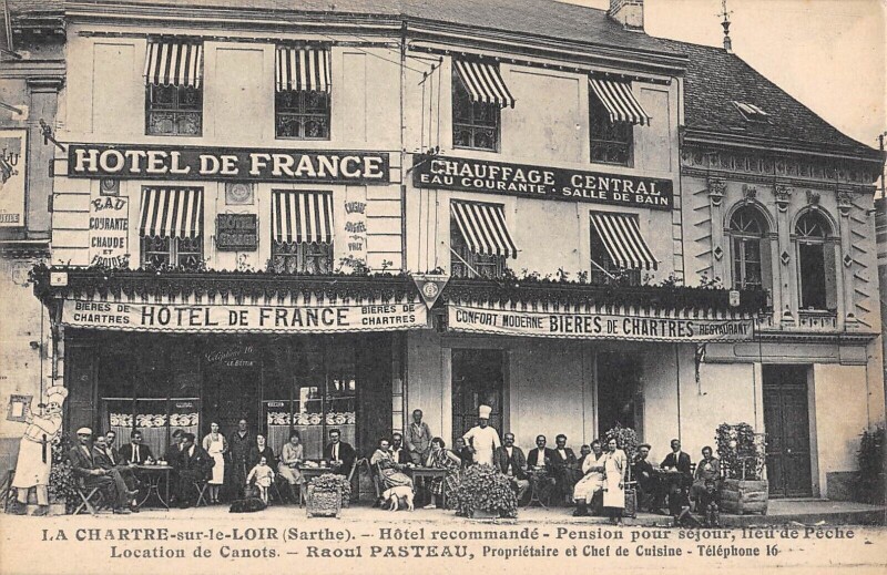 Carte postale ancienne La Chatre Sur Le Loir - Hotel Raoul Pasteau