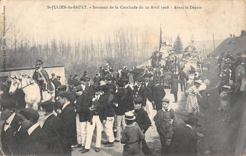 Carte postale ancienne Saint Julien Du Sault - Souvenir De La Cavalcade Du 12 Avril 1908 - Avant à Saint-Julien-du-Sault