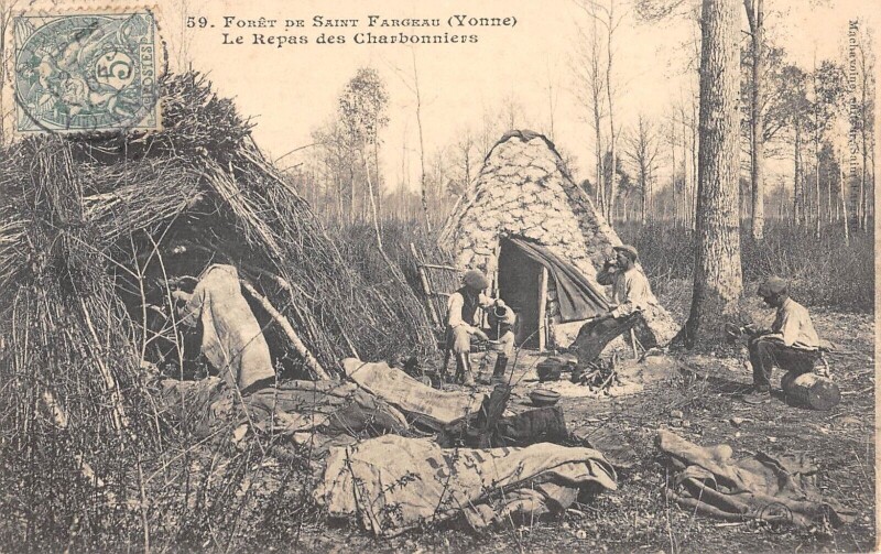 Carte postale ancienne Foret De Saint Fargeau - Le Repas Des Charbonniers à Saint-Fargeau