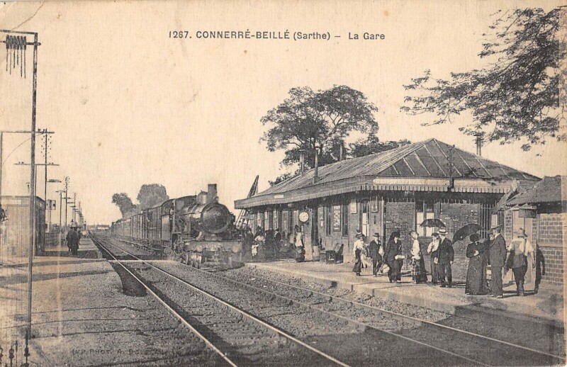 Carte postale ancienne Connere Beille - La Gare - Train