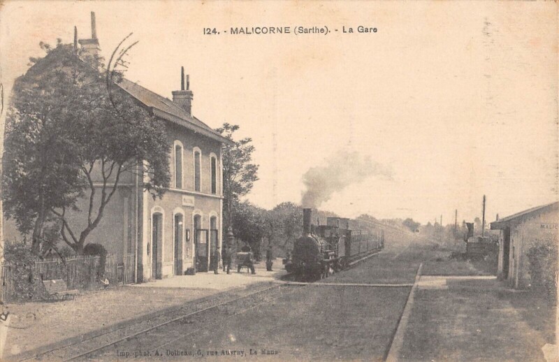 Carte postale ancienne Malicorne / La Gare / Train