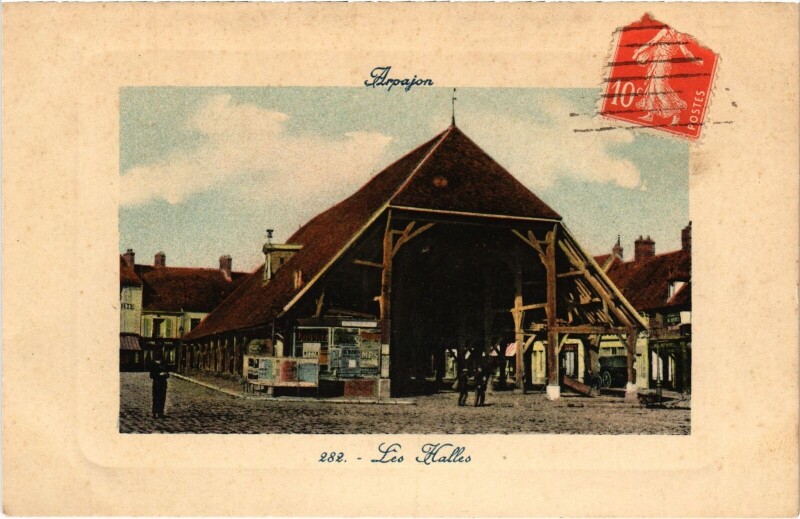 Carte postale ancienne Arpajon Les Halles France à Arpajon