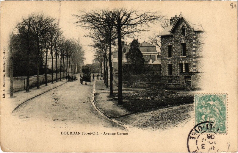 Carte postale ancienne Dourdan Avenue Carnot France à Dourdan