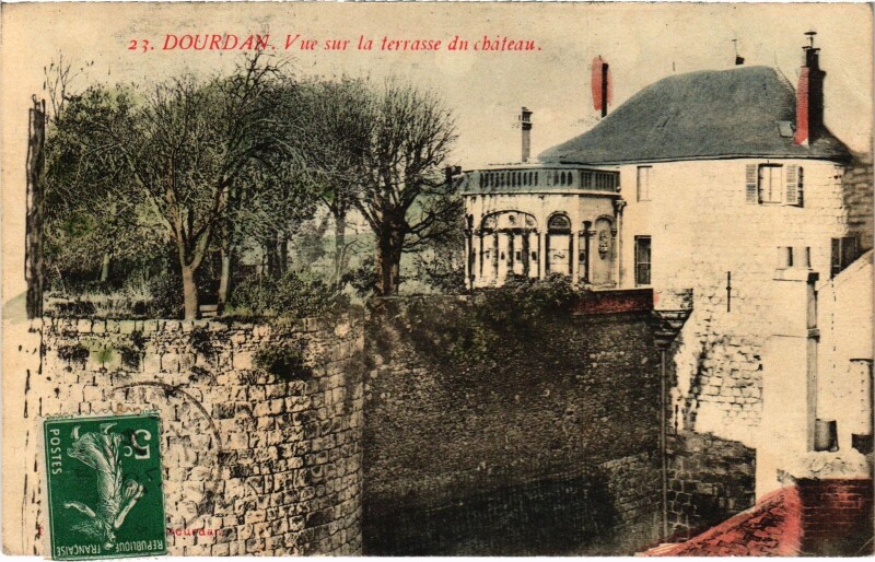 Carte postale ancienne Dourdan Vue sur la Terrasse du Chateau France à Dourdan