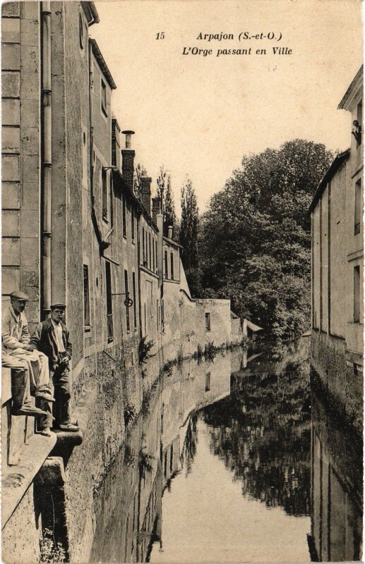 Carte postale ancienne Arpajon L'Orge passant en Ville France à Arpajon