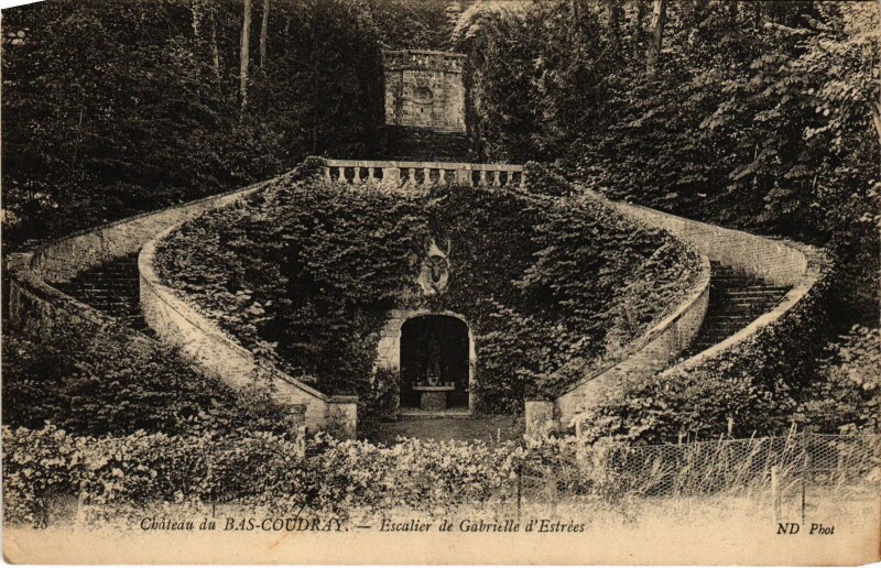 Carte postale ancienne Bas-Coudray Escailer de Gabrielle d'Estrees France