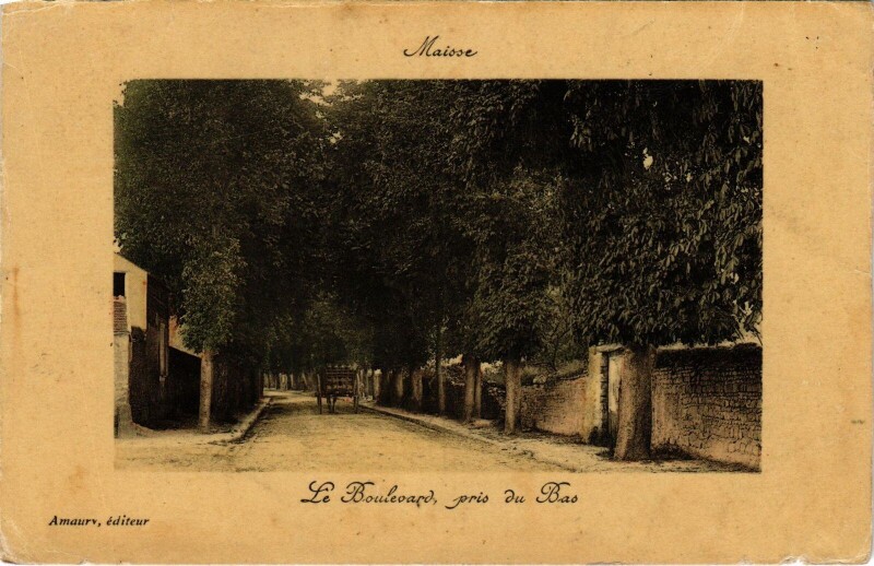 Carte postale ancienne MAisse Le Boulevard, pris du Bas France à Maisse