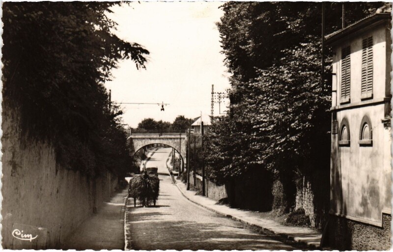 Carte postale ancienne Massy Rue de Paris France à Massy