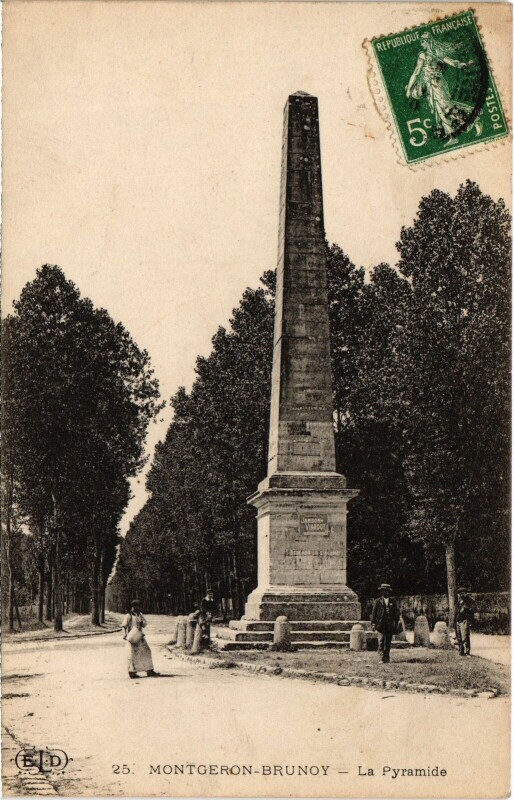 Carte postale ancienne Montgeron La Pyramide France à Montgeron