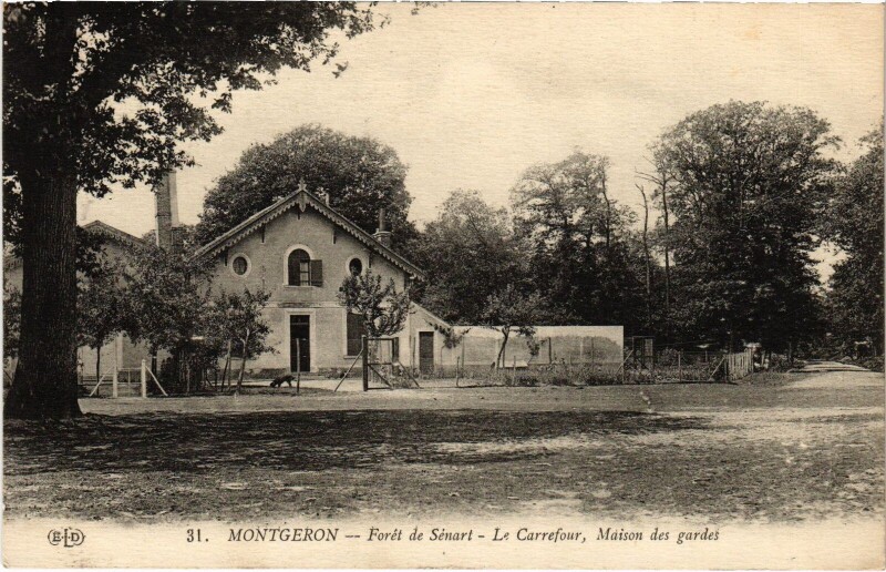 Carte postale ancienne Montgeron Le Carrefour, Maison des gardes France à Montgeron