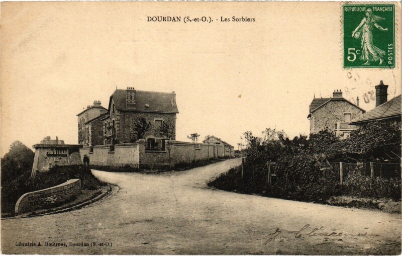 Carte postale ancienne Dourdan Les Sorbiers France à Dourdan