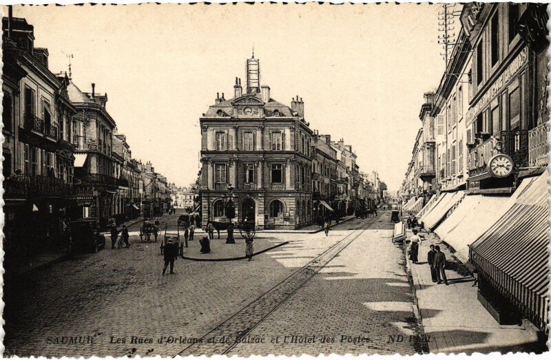 Carte postale ancienne Saumur Rue d'Orléans à Saumur