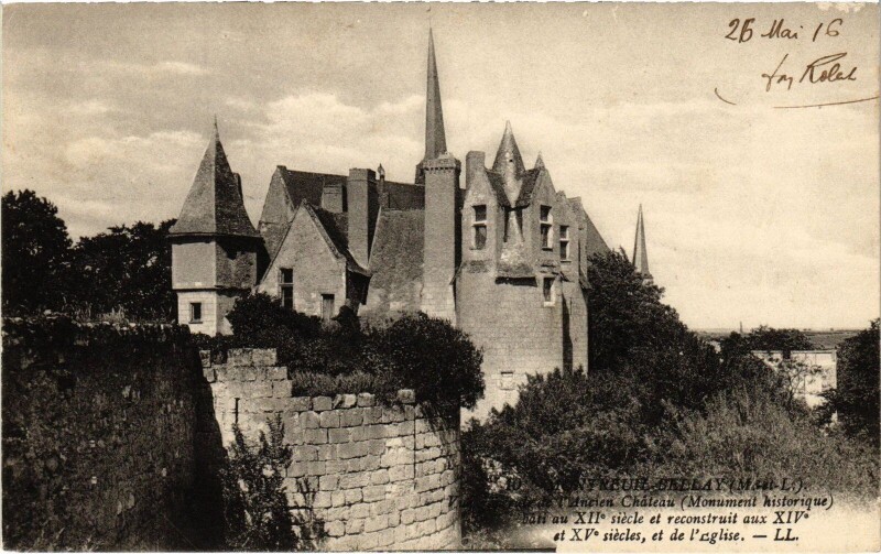 Carte postale ancienne Montreuil-Bellay Le Chateau à Montreuil-Bellay