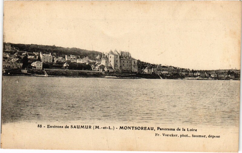 Carte postale ancienne Montsoreau Panorama à Montsoreau