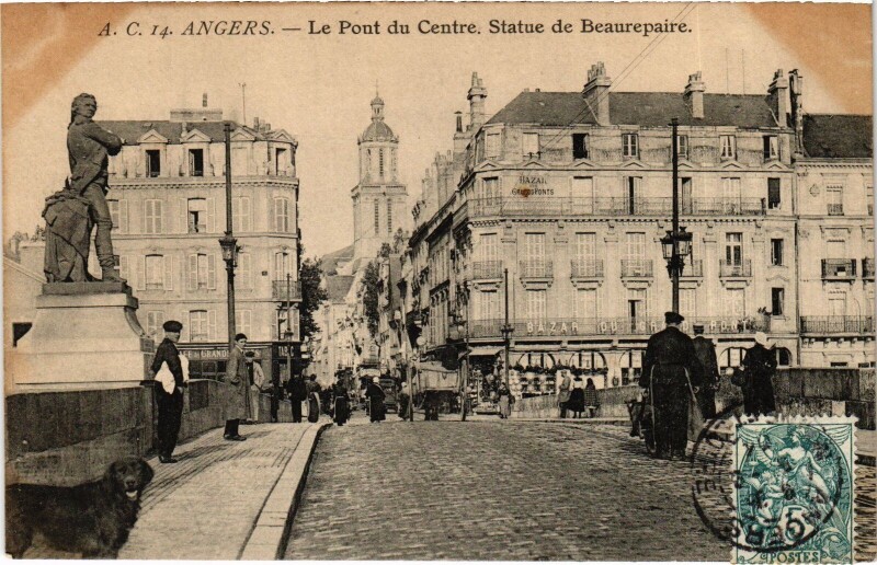 Carte postale ancienne Angers Pont du Centre à Angers