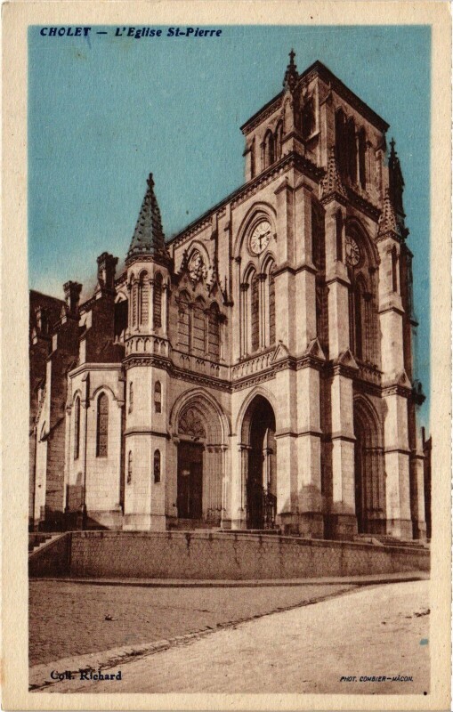 Carte postale ancienne Cholet Eglise Saint-Pierre à Cholet