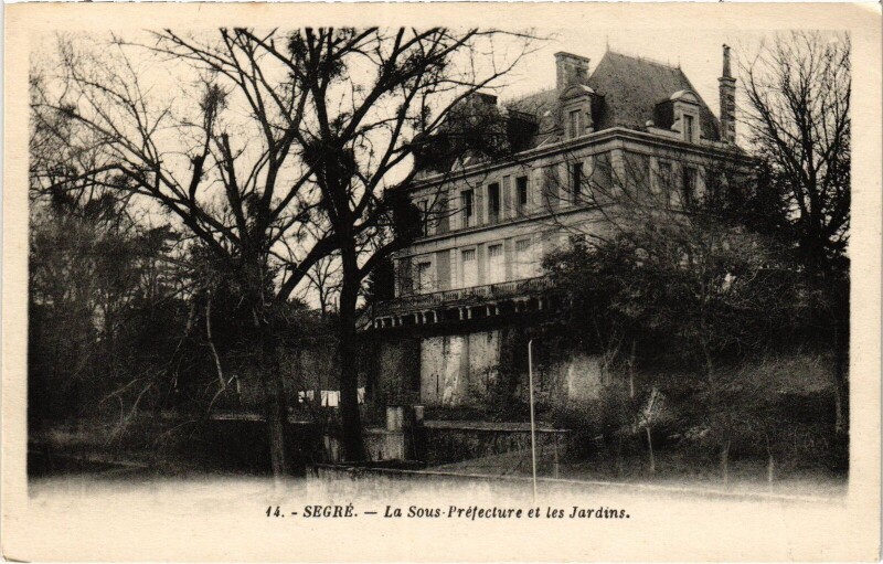 Carte postale ancienne Segré Le Sous-Préfecture