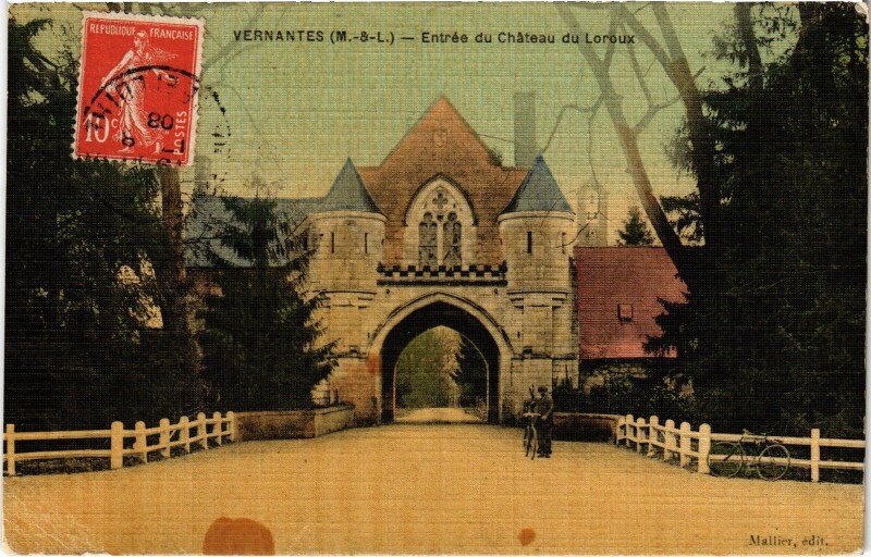 Carte postale ancienne Vernantes Entrée du Chateau du Loroux à Vernantes