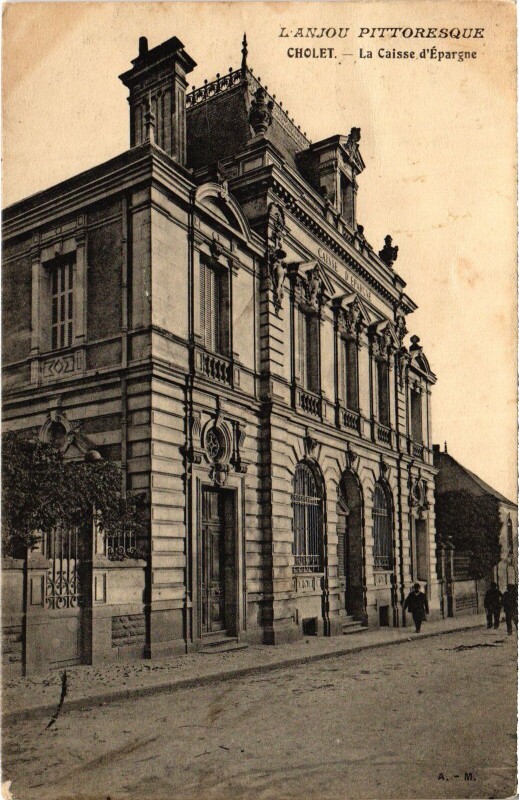 Carte postale ancienne Cholet Caisse d'Epargne à Cholet