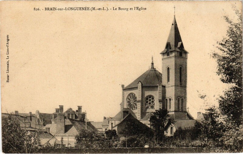 Carte postale ancienne Brain-sur-Longuenée Le Bourg et Eglise