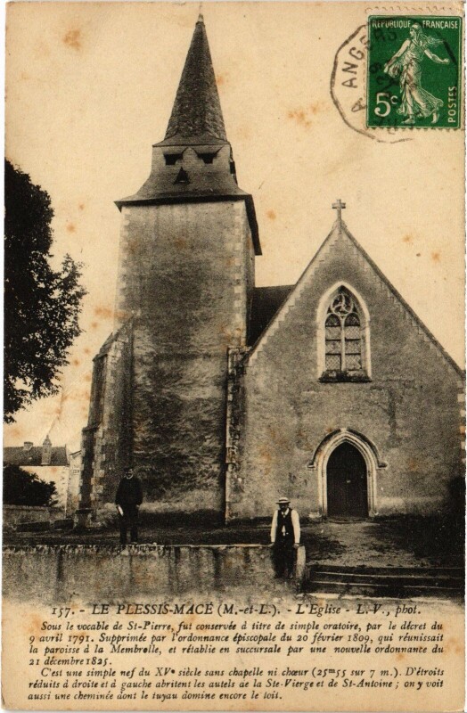Carte postale ancienne Le Plessis-Macé Eglise