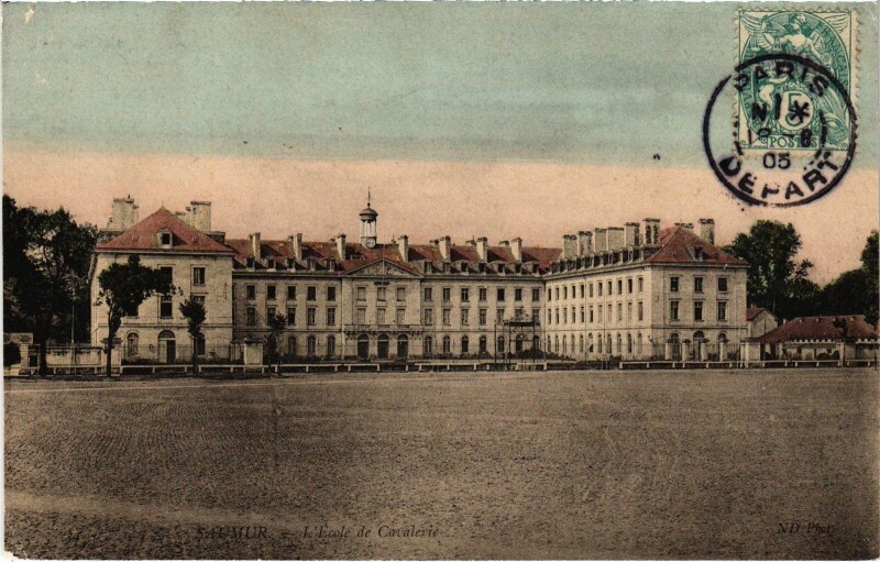 Carte postale ancienne Saumur Ecole de Cavalerie à Saumur