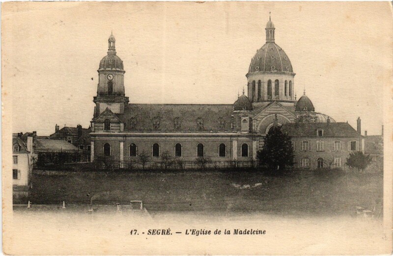 Carte postale ancienne Segré Eglise de la Madeleine