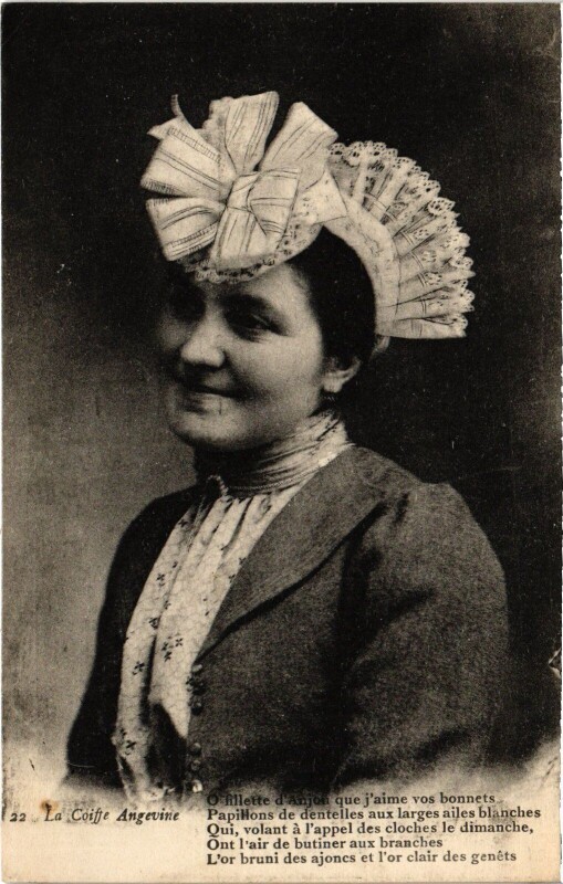 Carte postale ancienne Folklore Coiffe Angevine