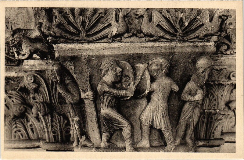 Carte postale ancienne Eglise de Cunault Pillier