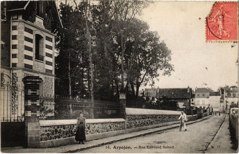 Carte postale ancienne Arpajon Rue Edouard Robert France à Arpajon