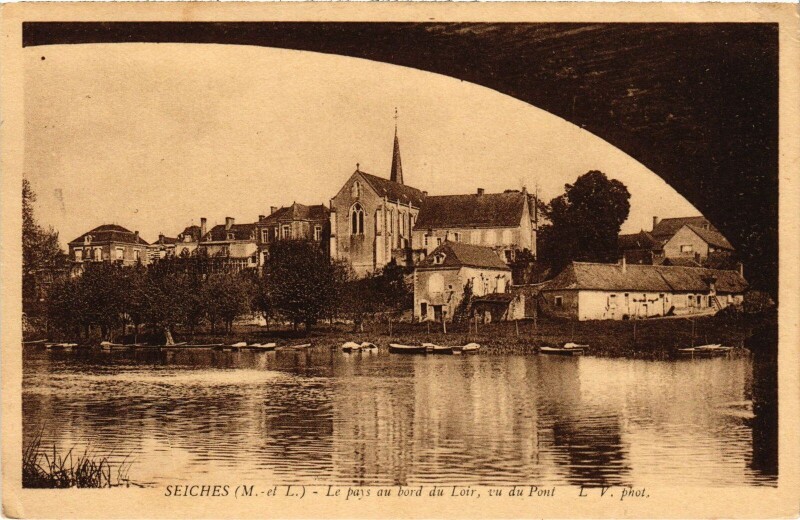 Carte postale ancienne Seiches Le pays au borddu Loir