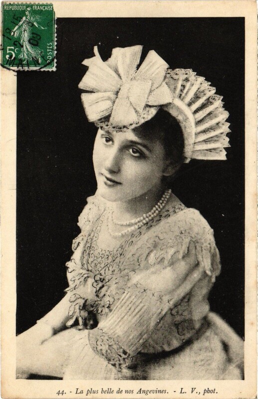 Carte postale ancienne Folklore Angevine