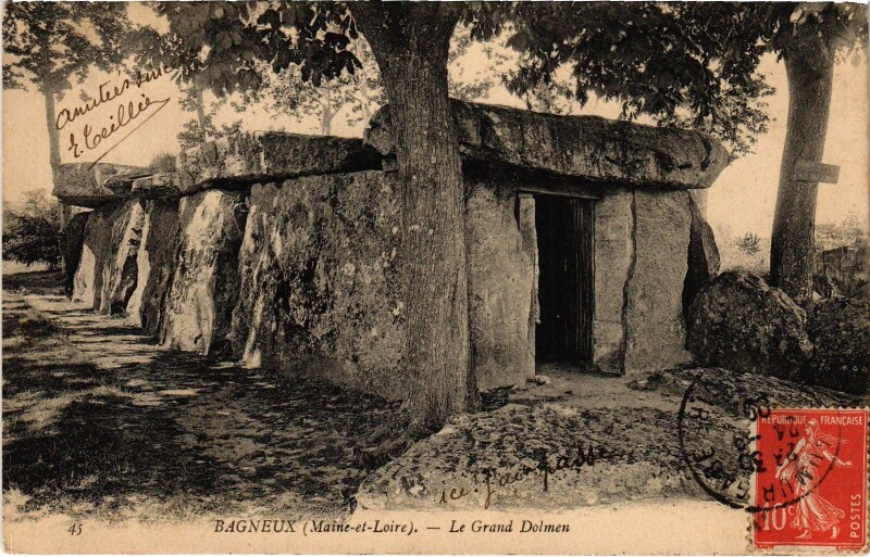 Carte postale ancienne Bagneux Grand Dolmen