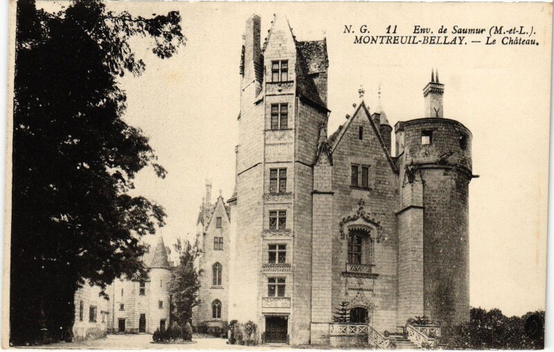 Carte postale ancienne Montreuil-Bellay Le Chateau à Montreuil-Bellay