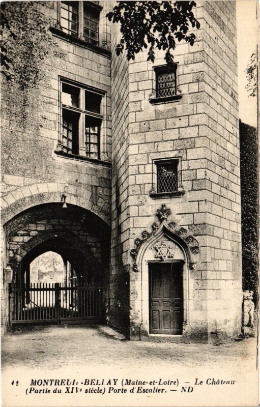 Carte postale ancienne Montreuil-Bellay le Chateau à Montreuil-Bellay