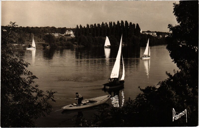 Carte postale ancienne Draveil Regates sur la Seine France à Draveil