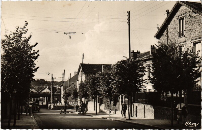Carte postale ancienne Massy Avenue de la Gare France à Massy