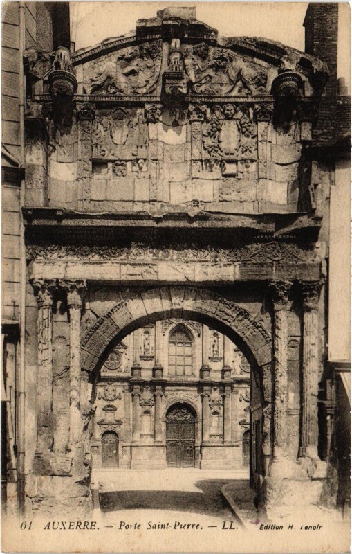 Carte postale ancienne Auxerre Porte Saint-pierre à Auxerre