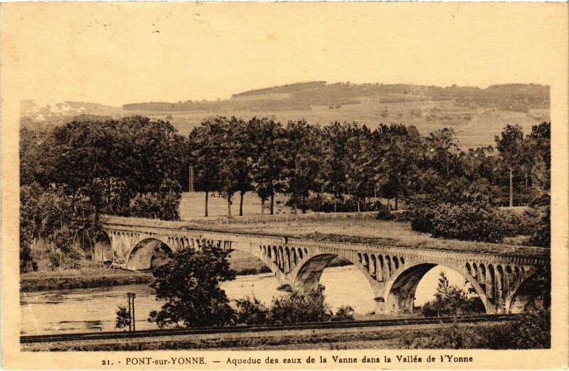 Carte postale ancienne Pont-sur-Yonne aquaeduc à Pont-sur-Yonne