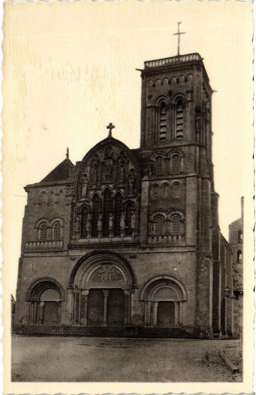 Carte postale ancienne Vézelay Eglise à Vézelay