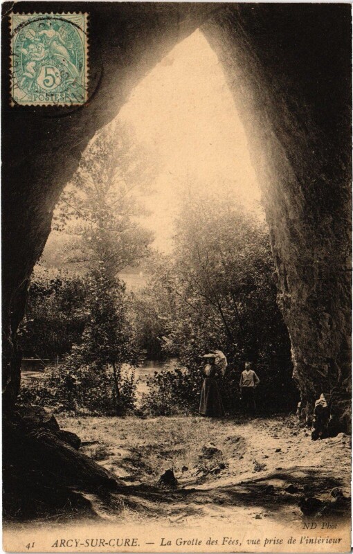 Carte postale ancienne Arcy-sur-Cure Grotte des Fées à Arcy-sur-Cure